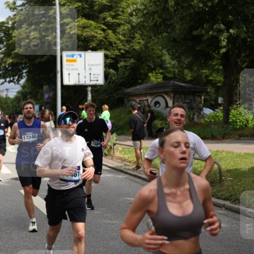 29.06.2025 - hella hamburg halbmarathon Yannick Fuchs http://msf.ph/oto/8169641 29.06.2025 10:41:03 20KM 1689, 2222, 2623, 4091, 4237, 4497, 5459, 5472, 6373, 6421, 6978, 8023, 8142, 8482, 8981, 9232, 9386, 9497, 9529, 9786, 9794, 10208, 10211, 11077, 11185, 11858, 12269, 12651, 12808, 12891, 13554, 13698, 13728, 13940, 14045, 14415, 14449, 14541, 14594, 15026, 15149, 15157, 15206, 15611, 15684, 15825, 15900, 16081, 16136, 16466, 16475, 17008, 17281, 17353, 17461, 17669, 17718, 17865, 18118 meine-sportfotos.de
