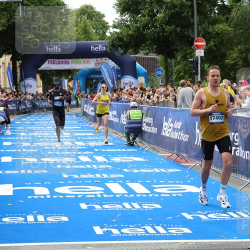 29.06.2025 - hella hamburg halbmarathon Zöllner http://msf.ph/oto/8169669 29.06.2025 10:20:56 Ziel 11210, 14766, 17402, 19075 meine-sportfotos.de