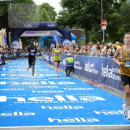 29.06.2025 - hella hamburg halbmarathon Zöllner http://msf.ph/oto/8169677 29.06.2025 10:20:57 Ziel 11210, 14766, 17402, 19075 meine-sportfotos.de