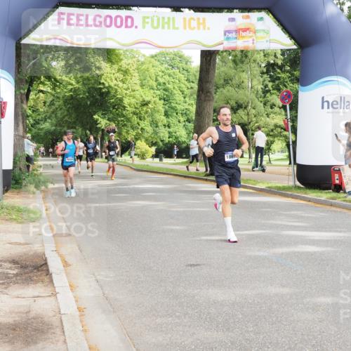29.06.2025 - hella hamburg halbmarathon MichiJ http://msf.ph/oto/8169684 29.06.2025 10:14:56 Zwischen KM18-KM19  meine-sportfotos.de