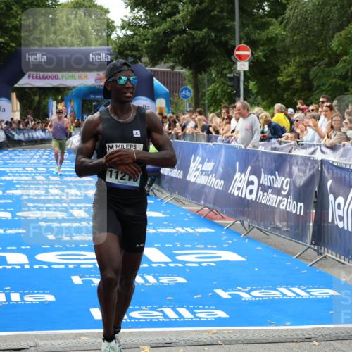 29.06.2025 - hella hamburg halbmarathon Zöllner http://msf.ph/oto/8169746 29.06.2025 10:21:00 Ziel 6530, 11210, 14766, 19075 meine-sportfotos.de