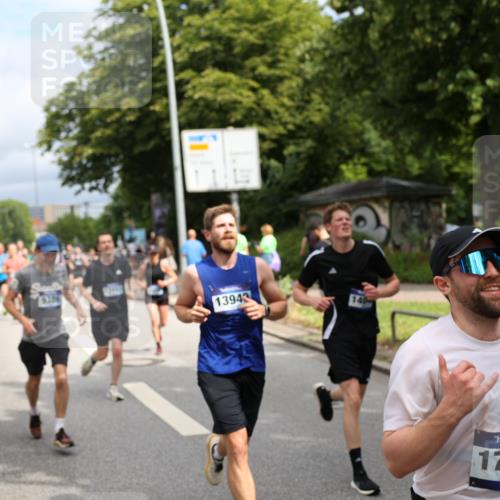 29.06.2025 - hella hamburg halbmarathon Yannick Fuchs http://msf.ph/oto/8169784 29.06.2025 10:41:04 20KM 1070, 1689, 1942, 2222, 2623, 4091, 4497, 5459, 5472, 6373, 6421, 6978, 8023, 8142, 8482, 8981, 9232, 9386, 9497, 9529, 9786, 9794, 10208, 10211, 11077, 11185, 11858, 12651, 12808, 12891, 13554, 13698, 13728, 13940, 14045, 14415, 14449, 14541, 14594, 15026, 15149, 15157, 15611, 15684, 15825, 16081, 16136, 16466, 16475, 17281, 17353, 17461, 17669, 17718, 17865, 18118 meine-sportfotos.de