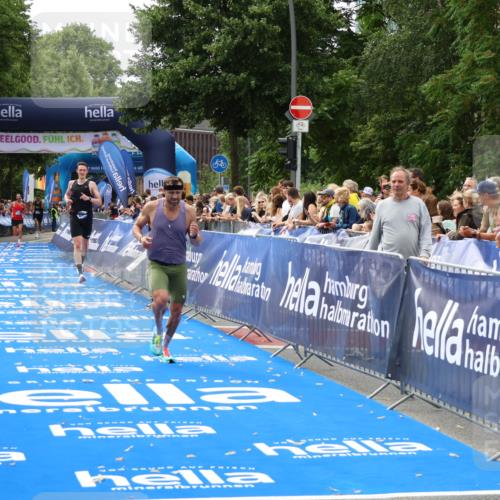 29.06.2025 - hella hamburg halbmarathon Zöllner http://msf.ph/oto/8169799 29.06.2025 10:21:03 Ziel 6530, 19075 meine-sportfotos.de