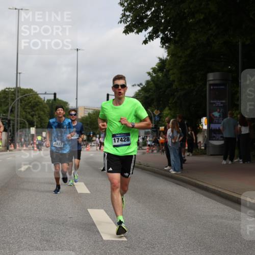 29.06.2025 - hella hamburg halbmarathon Yannick Fuchs http://msf.ph/oto/8169833 29.06.2025 10:24:01 20KM 1827, 2075, 5328, 6090, 8473, 8975, 10351, 10486, 16711, 17213, 17428, 18763, 19142 meine-sportfotos.de