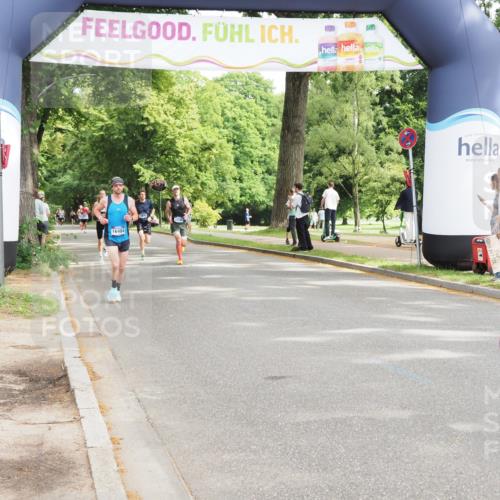 29.06.2025 - hella hamburg halbmarathon MichiJ http://msf.ph/oto/8169868 29.06.2025 10:14:57 Zwischen KM18-KM19 18695 meine-sportfotos.de