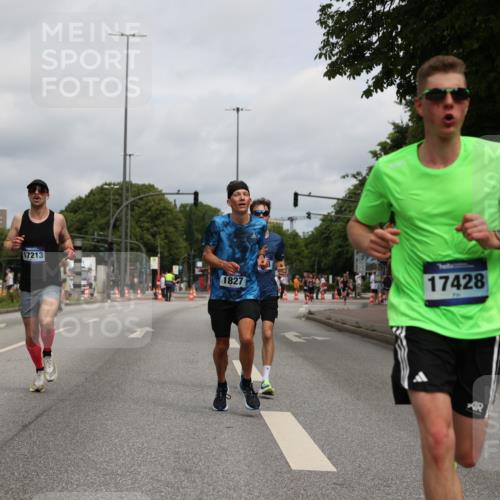 29.06.2025 - hella hamburg halbmarathon Yannick Fuchs http://msf.ph/oto/8169886 29.06.2025 10:24:02 20KM 1827, 2075, 5328, 8473, 8975, 10351, 10486, 16711, 17213, 17428, 18763, 19142 meine-sportfotos.de