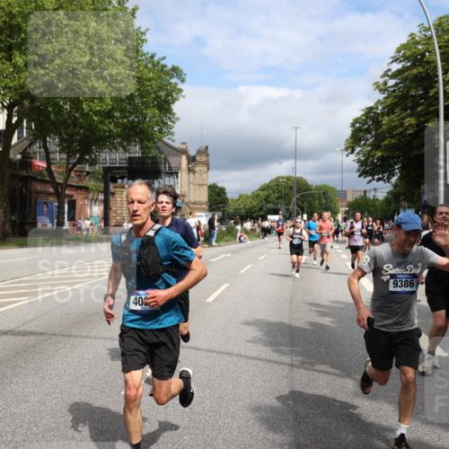 29.06.2025 - hella hamburg halbmarathon Yannick Fuchs http://msf.ph/oto/8169954 29.06.2025 10:41:04 20KM 1070, 1689, 1942, 2222, 2623, 4091, 4497, 5459, 5472, 6373, 6421, 6978, 8023, 8142, 8482, 8981, 9232, 9386, 9497, 9529, 9786, 9794, 10208, 10211, 11077, 11185, 11858, 12651, 12808, 12891, 13554, 13698, 13728, 13940, 14045, 14415, 14449, 14541, 14594, 15026, 15149, 15157, 15611, 15684, 15825, 16081, 16136, 16466, 16475, 17281, 17353, 17461, 17669, 17718, 17865, 18118 meine-sportfotos.de