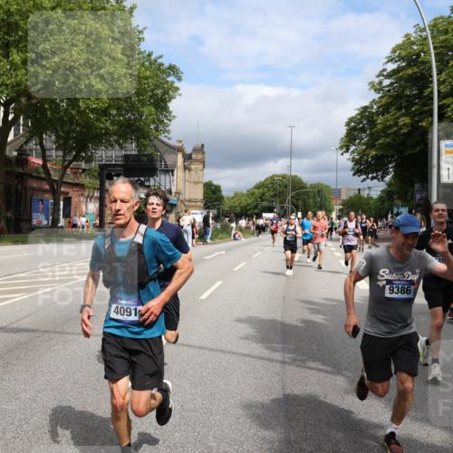 29.06.2025 - hella hamburg halbmarathon Yannick Fuchs http://msf.ph/oto/8169960 29.06.2025 10:41:04 20KM 1070, 1689, 1942, 2222, 2623, 4091, 4497, 5459, 5472, 6373, 6421, 6978, 8023, 8142, 8482, 8981, 9232, 9386, 9497, 9529, 9786, 9794, 10208, 10211, 11077, 11185, 11858, 12651, 12808, 12891, 13554, 13698, 13728, 13940, 14045, 14415, 14449, 14541, 14594, 15026, 15149, 15157, 15611, 15684, 15825, 16081, 16136, 16466, 16475, 17281, 17353, 17461, 17669, 17718, 17865, 18118 meine-sportfotos.de