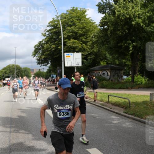 29.06.2025 - hella hamburg halbmarathon Yannick Fuchs http://msf.ph/oto/8169979 29.06.2025 10:41:05 20KM 1070, 1689, 1942, 2222, 2623, 3304, 4091, 4497, 5459, 5472, 6373, 6421, 6978, 7908, 8023, 8142, 8482, 8981, 9232, 9305, 9386, 9497, 9529, 9786, 9794, 10208, 10211, 11077, 11185, 11858, 12651, 12808, 13554, 13698, 13728, 13940, 14045, 14415, 14449, 14541, 14594, 15026, 15611, 15684, 15825, 16081, 16136, 16466, 16475, 17353, 17461, 17669, 17718, 17865 meine-sportfotos.de