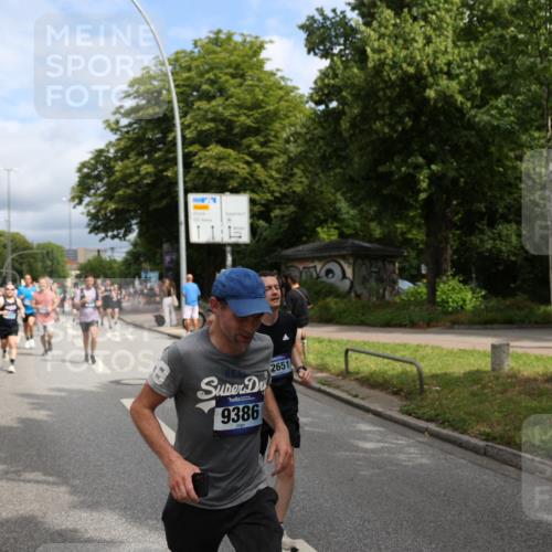 29.06.2025 - hella hamburg halbmarathon Yannick Fuchs http://msf.ph/oto/8169981 29.06.2025 10:41:05 20KM 1070, 1689, 1942, 2222, 2623, 3304, 4091, 4497, 5459, 5472, 6373, 6421, 6978, 7908, 8023, 8142, 8482, 8981, 9232, 9305, 9386, 9497, 9529, 9786, 9794, 10208, 10211, 11077, 11185, 11858, 12651, 12808, 13554, 13698, 13728, 13940, 14045, 14415, 14449, 14541, 14594, 15026, 15611, 15684, 15825, 16081, 16136, 16466, 16475, 17353, 17461, 17669, 17718, 17865 meine-sportfotos.de