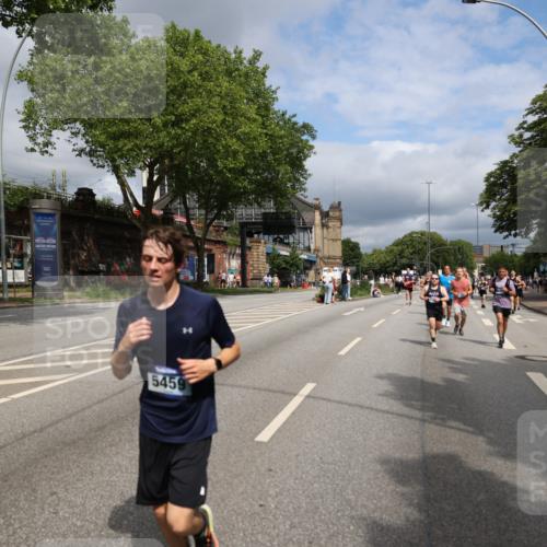 29.06.2025 - hella hamburg halbmarathon Yannick Fuchs http://msf.ph/oto/8170005 29.06.2025 10:41:05 20KM 1070, 1689, 1942, 2222, 2623, 3304, 4091, 4497, 5459, 5472, 6373, 6421, 6978, 7908, 8023, 8142, 8482, 8981, 9232, 9305, 9386, 9497, 9529, 9786, 9794, 10208, 10211, 11077, 11185, 11858, 12651, 12808, 13554, 13698, 13728, 13940, 14045, 14415, 14449, 14541, 14594, 15026, 15611, 15684, 15825, 16081, 16136, 16466, 16475, 17353, 17461, 17669, 17718, 17865 meine-sportfotos.de
