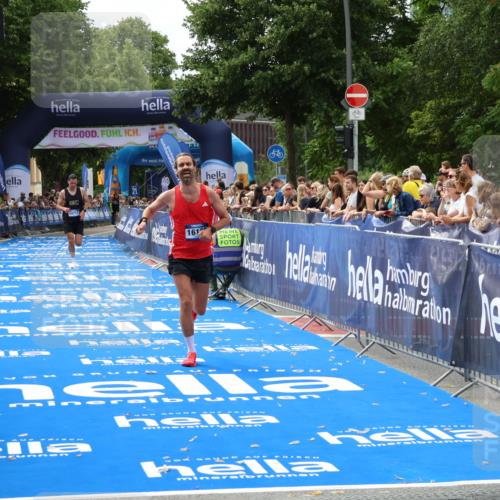 29.06.2025 - hella hamburg halbmarathon Zöllner http://msf.ph/oto/8170012 29.06.2025 10:21:11 Ziel 14717, 16120 meine-sportfotos.de