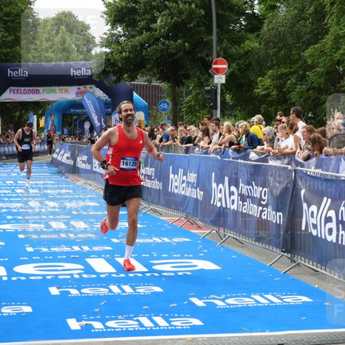 29.06.2025 - hella hamburg halbmarathon Zöllner http://msf.ph/oto/8170024 29.06.2025 10:21:11 Ziel 14717, 16120 meine-sportfotos.de