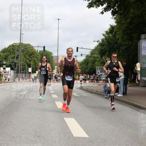 29.06.2025 - hella hamburg halbmarathon Yannick Fuchs http://msf.ph/oto/8170064 29.06.2025 10:24:16 20KM 2021, 2075, 2180, 3043, 7349, 8975, 9137, 10156, 10171, 12287, 12337, 13838, 14395, 15880, 16118, 16157, 18699, 18737, 18874, 19142, 19194, 19203, 19204 meine-sportfotos.de