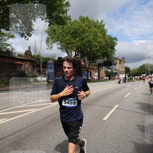 29.06.2025 - hella hamburg halbmarathon Yannick Fuchs http://msf.ph/oto/8170077 29.06.2025 10:41:05 20KM 1070, 1689, 1942, 2222, 2623, 3304, 4091, 4497, 5459, 5472, 6373, 6421, 6978, 7908, 8023, 8142, 8482, 8981, 9232, 9305, 9386, 9497, 9529, 9786, 9794, 10208, 10211, 11077, 11185, 11858, 12651, 12808, 13554, 13698, 13728, 13940, 14045, 14415, 14449, 14541, 14594, 15026, 15611, 15684, 15825, 16081, 16136, 16466, 16475, 17353, 17461, 17669, 17718, 17865 meine-sportfotos.de