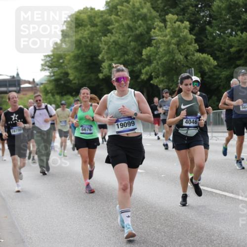 29.06.2025 - hella hamburg halbmarathon Jannik Wohlers http://msf.ph/oto/8170093 29.06.2025 10:21:30 Lombardsbrücke 1158, 1191, 1250, 1294, 1668, 1958, 1963, 2172, 2315, 2353, 2529, 2744, 3606, 3768, 3995, 4046, 4289, 4375, 4376, 5641, 6475, 6676, 6805, 6881, 7075, 7162, 7672, 8715, 8860, 8959, 9002, 9062, 9326, 9327, 9635, 9807, 10019, 10125, 10167, 10210, 10710, 10787, 11424, 11425, 12894, 13477, 13604, 14055, 14059, 14168, 14180, 15104, 15324, 15635, 16143, 16161, 16762, 16781, 16796, 17903, 17932, 17944, 18439, 19008, 19099 meine-sportfotos.de