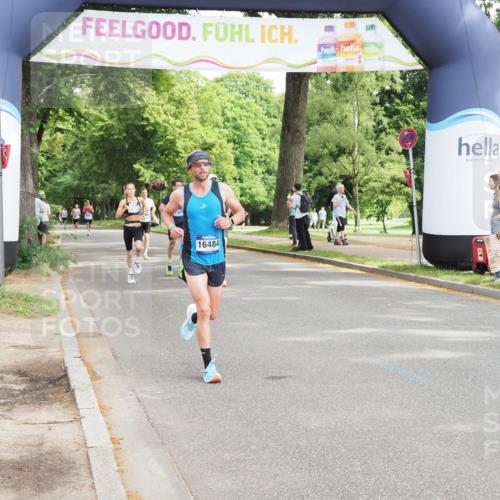 29.06.2025 - hella hamburg halbmarathon MichiJ http://msf.ph/oto/8170110 29.06.2025 10:14:59 Zwischen KM18-KM19 16484, 18695 meine-sportfotos.de