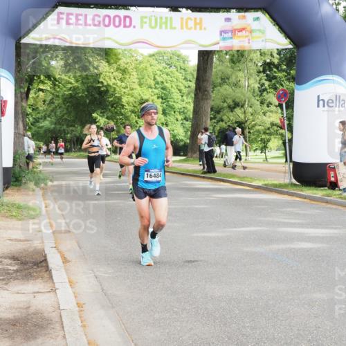 29.06.2025 - hella hamburg halbmarathon MichiJ http://msf.ph/oto/8170127 29.06.2025 10:14:59 Zwischen KM18-KM19 16484, 18695 meine-sportfotos.de