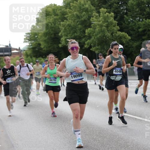 29.06.2025 - hella hamburg halbmarathon Jannik Wohlers http://msf.ph/oto/8170131 29.06.2025 10:21:30 Lombardsbrücke 1158, 1191, 1250, 1294, 1668, 1958, 1963, 2172, 2315, 2353, 2529, 2744, 3606, 3768, 3995, 4046, 4289, 4375, 4376, 5641, 6475, 6676, 6805, 6881, 7075, 7162, 7672, 8715, 8860, 8959, 9002, 9062, 9326, 9327, 9635, 9807, 10019, 10125, 10167, 10210, 10710, 10787, 11424, 11425, 12894, 13477, 13604, 14055, 14059, 14168, 14180, 15104, 15324, 15635, 16143, 16161, 16762, 16781, 16796, 17903, 17932, 17944, 18439, 19008, 19099 meine-sportfotos.de