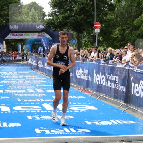 29.06.2025 - hella hamburg halbmarathon Zöllner http://msf.ph/oto/8170154 29.06.2025 10:21:27 Ziel 14933 meine-sportfotos.de