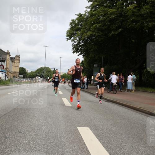 29.06.2025 - hella hamburg halbmarathon Yannick Fuchs http://msf.ph/oto/8170188 29.06.2025 10:24:17 20KM 2021, 2075, 2180, 3043, 7349, 8975, 9137, 10156, 10171, 12287, 12337, 13838, 14164, 14395, 15880, 16118, 16157, 18699, 18737, 18874, 19142, 19194, 19203, 19204 meine-sportfotos.de