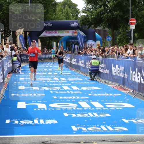 29.06.2025 - hella hamburg halbmarathon Zöllner http://msf.ph/oto/8170190 29.06.2025 10:21:37 Ziel 9442, 11965, 17856 meine-sportfotos.de
