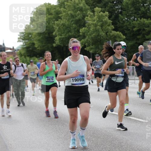 29.06.2025 - hella hamburg halbmarathon Jannik Wohlers http://msf.ph/oto/8170239 29.06.2025 10:21:30 Lombardsbrücke 1158, 1191, 1250, 1294, 1668, 1958, 1963, 2172, 2315, 2353, 2529, 2744, 3606, 3768, 3995, 4046, 4289, 4375, 4376, 5641, 6475, 6676, 6805, 6881, 7075, 7162, 7672, 8715, 8860, 8959, 9002, 9062, 9326, 9327, 9635, 9807, 10019, 10125, 10167, 10210, 10710, 10787, 11424, 11425, 12894, 13477, 13604, 14055, 14059, 14168, 14180, 15104, 15324, 15635, 16143, 16161, 16762, 16781, 16796, 17903, 17932, 17944, 18439, 19008, 19099 meine-sportfotos.de