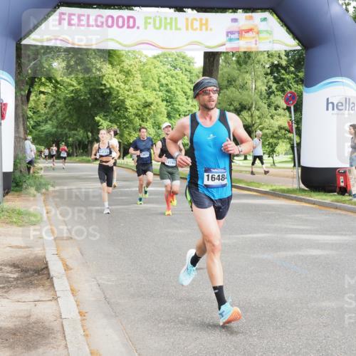29.06.2025 - hella hamburg halbmarathon MichiJ http://msf.ph/oto/8170248 29.06.2025 10:14:59 Zwischen KM18-KM19 16484, 18695 meine-sportfotos.de