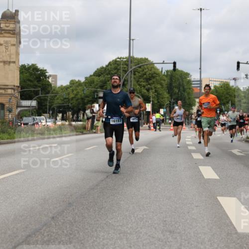 29.06.2025 - hella hamburg halbmarathon Yannick Fuchs http://msf.ph/oto/8170275 29.06.2025 10:24:21 20KM 2021, 2075, 2180, 3043, 6781, 7231, 7349, 8975, 9137, 10156, 10171, 10790, 12287, 12337, 13838, 14164, 14395, 15880, 16118, 16157, 18699, 18737, 18874, 19142, 19194, 19203, 19204 meine-sportfotos.de