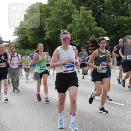 29.06.2025 - hella hamburg halbmarathon Jannik Wohlers http://msf.ph/oto/8170279 29.06.2025 10:21:30 Lombardsbrücke 1158, 1191, 1250, 1294, 1668, 1958, 1963, 2172, 2315, 2353, 2529, 2744, 3606, 3768, 3995, 4046, 4289, 4375, 4376, 5641, 6475, 6676, 6805, 6881, 7075, 7162, 7672, 8715, 8860, 8959, 9002, 9062, 9326, 9327, 9635, 9807, 10019, 10125, 10167, 10210, 10710, 10787, 11424, 11425, 12894, 13477, 13604, 14055, 14059, 14168, 14180, 15104, 15324, 15635, 16143, 16161, 16762, 16781, 16796, 17903, 17932, 17944, 18439, 19008, 19099 meine-sportfotos.de