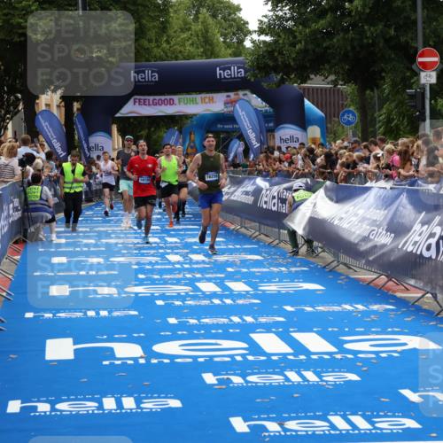 29.06.2025 - hella hamburg halbmarathon Zöllner http://msf.ph/oto/8170282 29.06.2025 10:36:04 Ziel 2399, 9313, 10477, 12168, 12488, 13419, 17217, 18156, 18259 meine-sportfotos.de