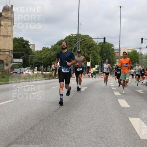 29.06.2025 - hella hamburg halbmarathon Yannick Fuchs http://msf.ph/oto/8170297 29.06.2025 10:24:22 20KM 2021, 2075, 2180, 3043, 6781, 7231, 7349, 8975, 9137, 10156, 10171, 10790, 12287, 12337, 13838, 14164, 14395, 15880, 16118, 16157, 18699, 18737, 18874, 19142, 19194, 19203, 19204 meine-sportfotos.de