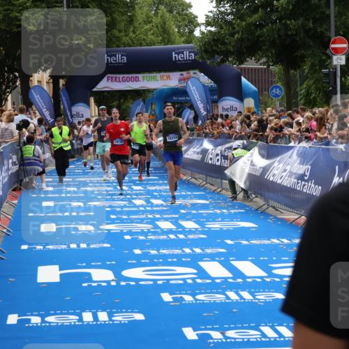 29.06.2025 - hella hamburg halbmarathon Zöllner http://msf.ph/oto/8170299 29.06.2025 10:36:04 Ziel 2399, 9313, 10477, 12168, 12488, 13419, 17217, 18156, 18259 meine-sportfotos.de