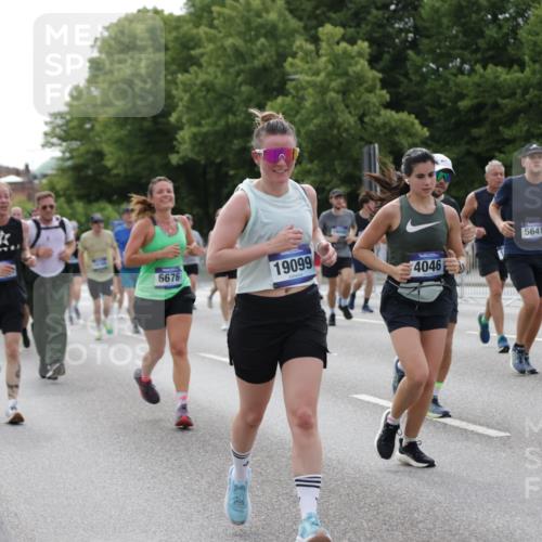 29.06.2025 - hella hamburg halbmarathon Jannik Wohlers http://msf.ph/oto/8170310 29.06.2025 10:21:30 Lombardsbrücke 1158, 1191, 1250, 1294, 1668, 1958, 1963, 2172, 2315, 2353, 2529, 2744, 3606, 3768, 3995, 4046, 4289, 4375, 4376, 5641, 6475, 6676, 6805, 6881, 7075, 7162, 7672, 8715, 8860, 8959, 9002, 9062, 9326, 9327, 9635, 9807, 10019, 10125, 10167, 10210, 10710, 10787, 11424, 11425, 12894, 13477, 13604, 14055, 14059, 14168, 14180, 15104, 15324, 15635, 16143, 16161, 16762, 16781, 16796, 17903, 17932, 17944, 18439, 19008, 19099 meine-sportfotos.de