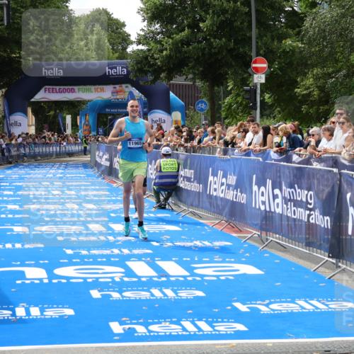 29.06.2025 - hella hamburg halbmarathon Zöllner http://msf.ph/oto/8170329 29.06.2025 10:21:44 Ziel 6559, 11965 meine-sportfotos.de