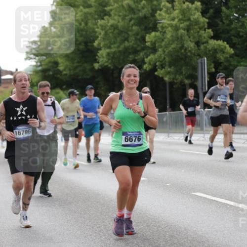 29.06.2025 - hella hamburg halbmarathon Jannik Wohlers http://msf.ph/oto/8170331 29.06.2025 10:21:31 Lombardsbrücke 1158, 1191, 1250, 1294, 1668, 1958, 1963, 2172, 2315, 2353, 2529, 2744, 3606, 3768, 3995, 4046, 4289, 5641, 6475, 6676, 6805, 6881, 7075, 7162, 7672, 8431, 8715, 8860, 8959, 9002, 9062, 9326, 9327, 9635, 9788, 9807, 10019, 10125, 10167, 10210, 10710, 10787, 11424, 11425, 12894, 13477, 13604, 14055, 14059, 14168, 14180, 15104, 15324, 15635, 16143, 16161, 16762, 16781, 16796, 17416, 17903, 17932, 17944, 18439, 19008, 19099 meine-sportfotos.de