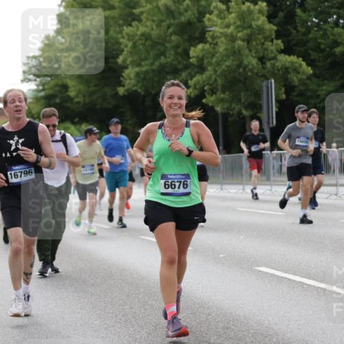 29.06.2025 - hella hamburg halbmarathon Jannik Wohlers http://msf.ph/oto/8170371 29.06.2025 10:21:31 Lombardsbrücke 1158, 1191, 1250, 1294, 1668, 1958, 1963, 2172, 2315, 2353, 2529, 2744, 3606, 3768, 3995, 4046, 4289, 5641, 6475, 6676, 6805, 6881, 7075, 7162, 7672, 8431, 8715, 8860, 8959, 9002, 9062, 9326, 9327, 9635, 9788, 9807, 10019, 10125, 10167, 10210, 10710, 10787, 11424, 11425, 12894, 13477, 13604, 14055, 14059, 14168, 14180, 15104, 15324, 15635, 16143, 16161, 16762, 16781, 16796, 17416, 17903, 17932, 17944, 18439, 19008, 19099 meine-sportfotos.de