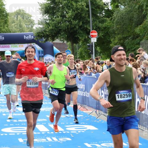 29.06.2025 - hella hamburg halbmarathon Zöllner http://msf.ph/oto/8170383 29.06.2025 10:36:09 Ziel 2399, 6032, 6990, 9313, 10477, 12168, 12447, 12488, 13419, 14875, 17078, 17217, 18156, 18259, 18600 meine-sportfotos.de