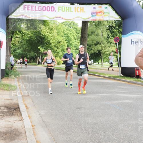 29.06.2025 - hella hamburg halbmarathon MichiJ http://msf.ph/oto/8170388 29.06.2025 10:15:00 Zwischen KM18-KM19 16484, 18695, 18740 meine-sportfotos.de