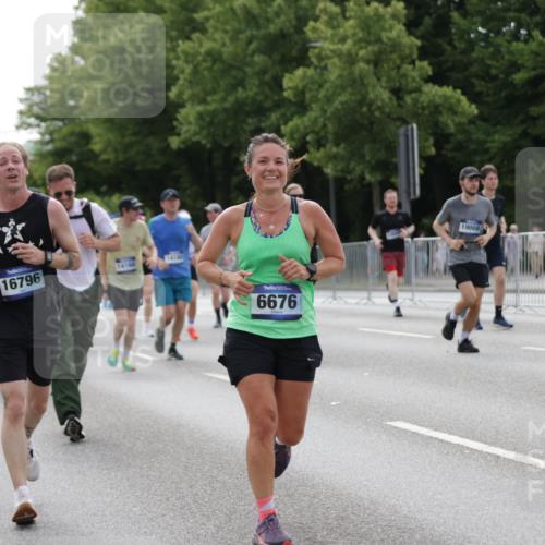29.06.2025 - hella hamburg halbmarathon Jannik Wohlers http://msf.ph/oto/8170402 29.06.2025 10:21:31 Lombardsbrücke 1158, 1191, 1250, 1294, 1668, 1958, 1963, 2172, 2315, 2353, 2529, 2744, 3606, 3768, 3995, 4046, 4289, 5641, 6475, 6676, 6805, 6881, 7075, 7162, 7672, 8431, 8715, 8860, 8959, 9002, 9062, 9326, 9327, 9635, 9788, 9807, 10019, 10125, 10167, 10210, 10710, 10787, 11424, 11425, 12894, 13477, 13604, 14055, 14059, 14168, 14180, 15104, 15324, 15635, 16143, 16161, 16762, 16781, 16796, 17416, 17903, 17932, 17944, 18439, 19008, 19099 meine-sportfotos.de