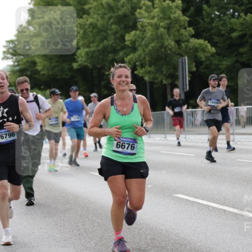 29.06.2025 - hella hamburg halbmarathon Jannik Wohlers http://msf.ph/oto/8170410 29.06.2025 10:21:31 Lombardsbrücke 1158, 1191, 1250, 1294, 1668, 1958, 1963, 2172, 2315, 2353, 2529, 2744, 3606, 3768, 3995, 4046, 4289, 5641, 6475, 6676, 6805, 6881, 7075, 7162, 7672, 8431, 8715, 8860, 8959, 9002, 9062, 9326, 9327, 9635, 9788, 9807, 10019, 10125, 10167, 10210, 10710, 10787, 11424, 11425, 12894, 13477, 13604, 14055, 14059, 14168, 14180, 15104, 15324, 15635, 16143, 16161, 16762, 16781, 16796, 17416, 17903, 17932, 17944, 18439, 19008, 19099 meine-sportfotos.de
