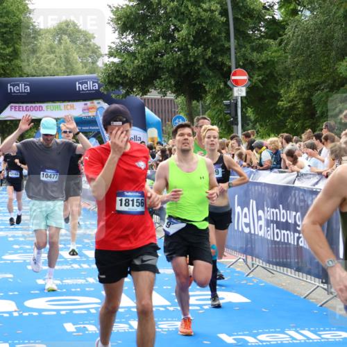 29.06.2025 - hella hamburg halbmarathon Zöllner http://msf.ph/oto/8170416 29.06.2025 10:36:09 Ziel 2399, 6032, 6990, 9313, 10477, 12168, 12447, 12488, 13419, 14875, 17078, 17217, 18156, 18259, 18600 meine-sportfotos.de