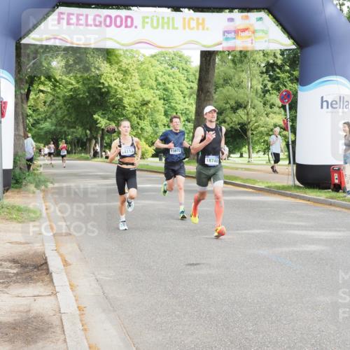 29.06.2025 - hella hamburg halbmarathon MichiJ http://msf.ph/oto/8170421 29.06.2025 10:15:00 Zwischen KM18-KM19 16484, 18695, 18740 meine-sportfotos.de