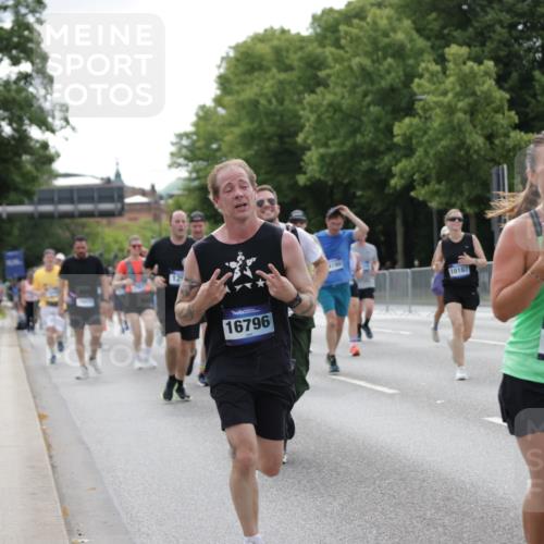 29.06.2025 - hella hamburg halbmarathon Jannik Wohlers http://msf.ph/oto/8170444 29.06.2025 10:21:32 Lombardsbrücke 1158, 1191, 1250, 1294, 1958, 1963, 2172, 2315, 2353, 2529, 2744, 3606, 3768, 3995, 4046, 4289, 5641, 6475, 6676, 6805, 6881, 7075, 7162, 7672, 8431, 8715, 8860, 8959, 9002, 9062, 9326, 9327, 9635, 9788, 9807, 10019, 10125, 10167, 10210, 10710, 10787, 11424, 11425, 12894, 13477, 13604, 14055, 14059, 14168, 14180, 15104, 15324, 15635, 16143, 16161, 16762, 16781, 16796, 17416, 17696, 17903, 17932, 17944, 18439, 19008, 19099 meine-sportfotos.de