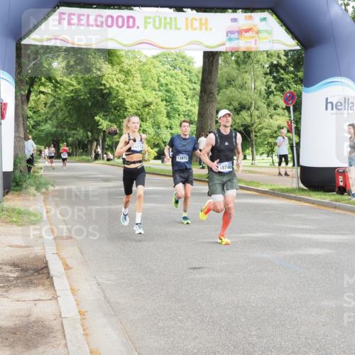 29.06.2025 - hella hamburg halbmarathon MichiJ http://msf.ph/oto/8170446 29.06.2025 10:15:00 Zwischen KM18-KM19 16484, 18695, 18740 meine-sportfotos.de