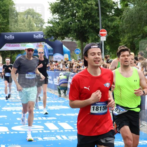29.06.2025 - hella hamburg halbmarathon Zöllner http://msf.ph/oto/8170451 29.06.2025 10:36:10 Ziel 2399, 6032, 6990, 9313, 10477, 12168, 12447, 12488, 13419, 14875, 17078, 17217, 17691, 18156, 18600 meine-sportfotos.de
