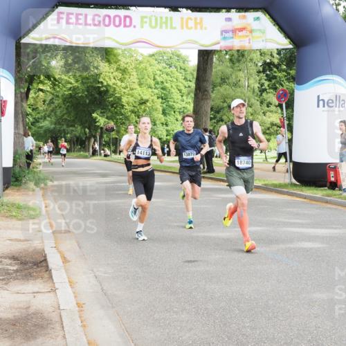 29.06.2025 - hella hamburg halbmarathon MichiJ http://msf.ph/oto/8170497 29.06.2025 10:15:01 Zwischen KM18-KM19 14113, 16484, 18695, 18740 meine-sportfotos.de