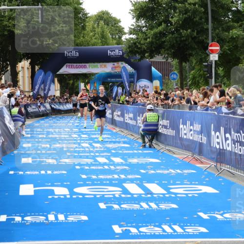 29.06.2025 - hella hamburg halbmarathon Zöllner http://msf.ph/oto/8170508 29.06.2025 10:22:04 Ziel 13751, 16068, 17886 meine-sportfotos.de