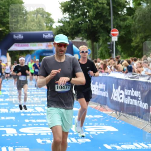 29.06.2025 - hella hamburg halbmarathon Zöllner http://msf.ph/oto/8170521 29.06.2025 10:36:11 Ziel 2774, 6032, 6990, 10477, 12168, 12447, 12488, 13419, 14875, 17078, 17217, 17691, 18600 meine-sportfotos.de