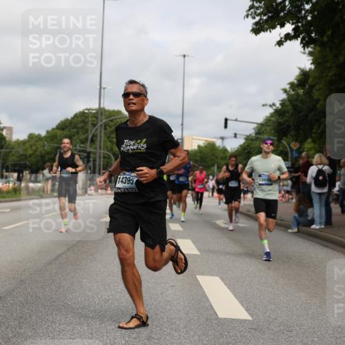 29.06.2025 - hella hamburg halbmarathon Yannick Fuchs http://msf.ph/oto/8170556 29.06.2025 10:24:27 20KM 2021, 2075, 2180, 3043, 6781, 7231, 7349, 8975, 9137, 10156, 10171, 10790, 12287, 12337, 13374, 13838, 14164, 14395, 15880, 16118, 16157, 18699, 18737, 18874, 19042, 19194, 19202, 19203, 19204 meine-sportfotos.de